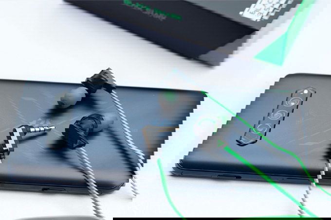 Black Shark 4 có mức giá khởi điểm chỉ 8.9 triệu đồng tại thị trường Trung Quốc 