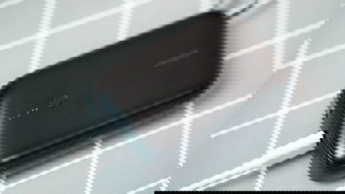 Pin sạc dự phòng Innostyle Powergo mini 10000mAh 22.5W có thiết kế nhỏ gọn