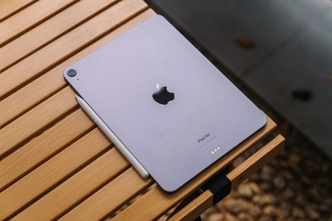 So sánh toàn diện iPad Air 2 và iPad Air 5 tổng hợp về ngoại hình mặt trước