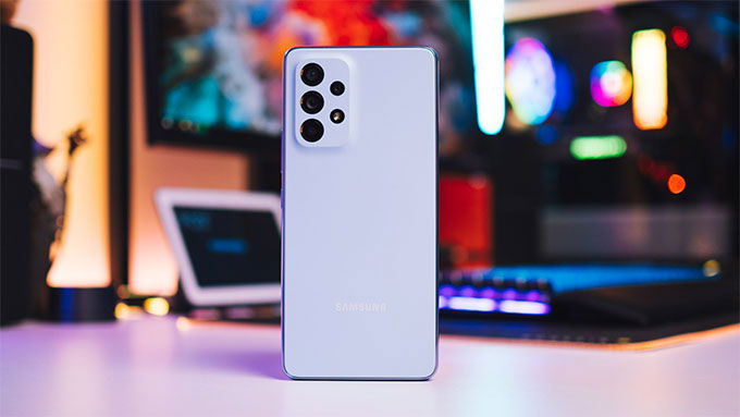 Galaxy A53 5G được hoàn thiện từ nhựa cao cấp
