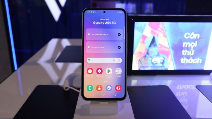 Galaxy A54 5G có khả năng hiển thị độ tương phản màu sắc tốt