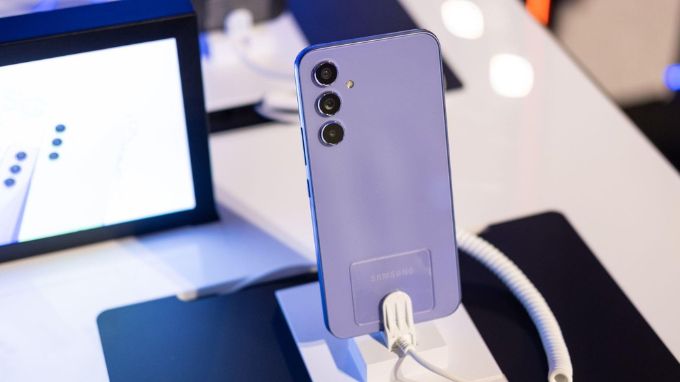 Galaxy A54 5G có thiết kế camera dựa theo phong cách của Galaxy S23