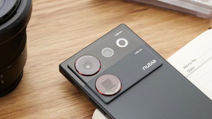 ZTE Nubia Z50 Ultra 256GB được trang bị cụm 3 camera ở phía sau