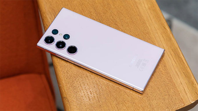 Galaxy S23 Ultra là điện thoại khá đặc biệt với vẻ ngoài hoàn hảo 