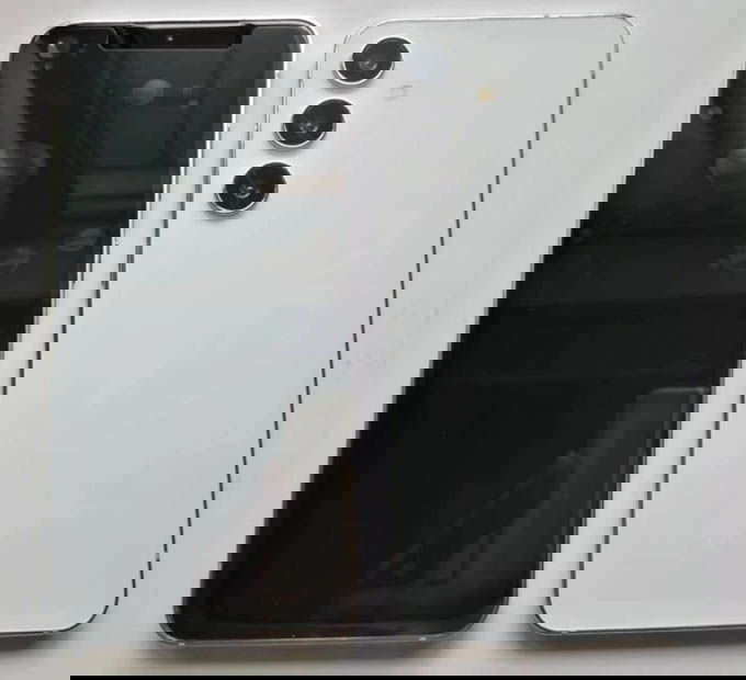 Bản dựng của Galaxy S24 tiêu chuẩn