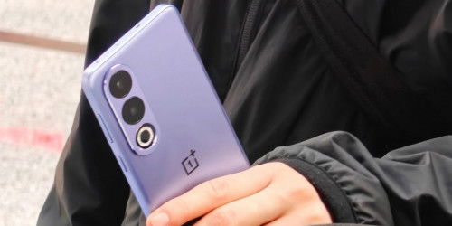 OnePlus Ace 3V tiếp tục rò rỉ ảnh thực tế, hé lộ tùy chọn màu mới