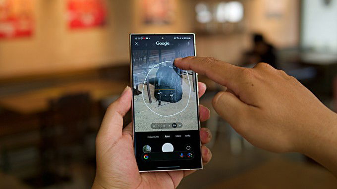 Tính năng khoanh vùng tìm kiếm trên Galaxy S24 series