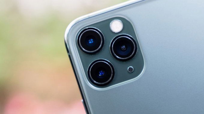 iPhone 11 Pro Max 512GB cũ 97% sở hữu cụm camera sắc nét