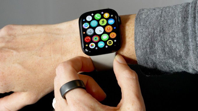 So sánh Smart Ring với các thiết bị đeo khác