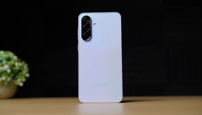 ai-nen-mua-galaxy-a36-1-xtmobile