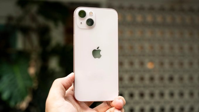 iPhone 13