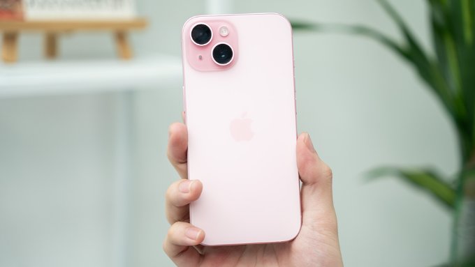 iPhone 15