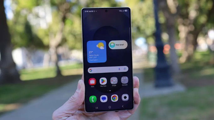 Galaxy S25 Ultra có kính Gorilla Armor 2 chống va đập ấn tượng