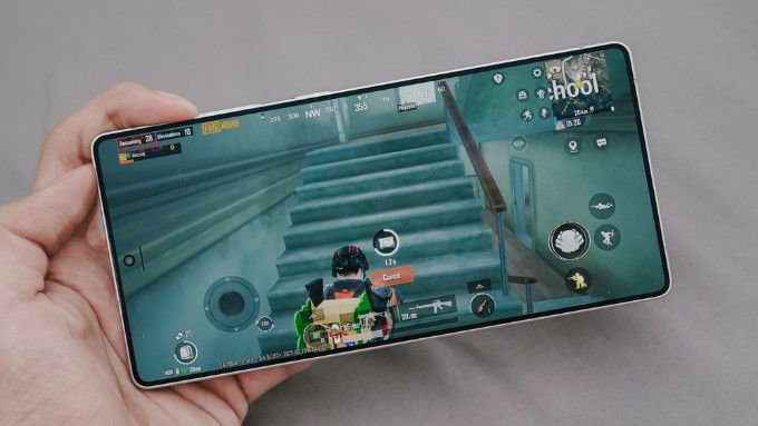 So sánh Vivo X200 Ultra và Galaxy S25 Ultra về hiệu năng