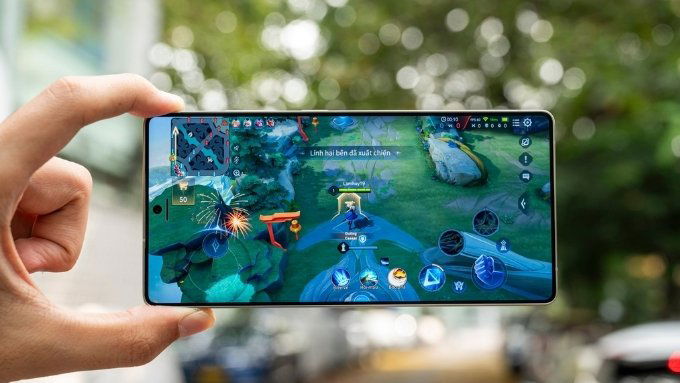 So sánh iPhone 17 Pro và Galaxy S25 Ultra về hiệu năng