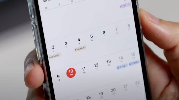 iPhone có lịch âm không?