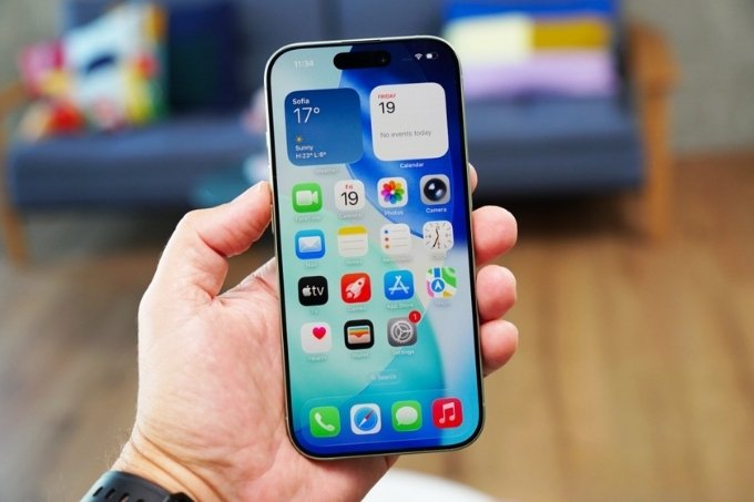 man-hinh-cua-iphone-17-xtmobile