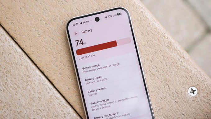 So sánh iPhone 17 Pro và Google Pixel 10 Pro về pin sạc