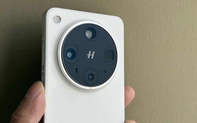 So sánh Oppo Find X8 Ultra và Find X8 Pro về camera