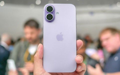 Đang xài iPhone 14, 15, 16 có nên lên đời iPhone 17 hay giữ lại?