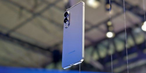 Galaxy S25 Edge mỏng nhẹ nhưng vẫn đảm bảo độ bền ấn tượng