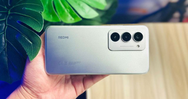 Trên tay Xiaomi Redmi 15: Màn hình 144Hz, pin khủng 7.000 mAh và camera 50MP
