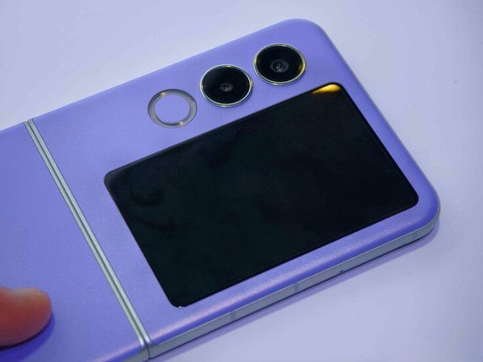 tinh-nang-dang-chu-y-zte-nubia-flip-2-3-xtmobile