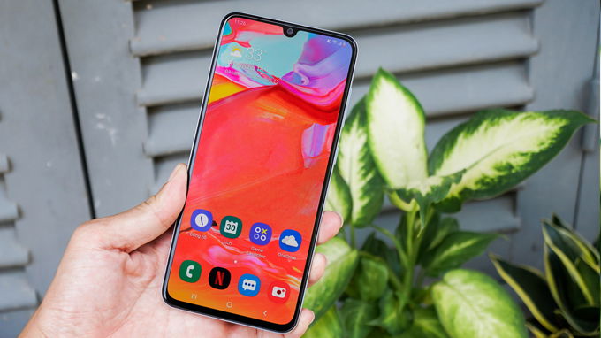 Cấu hình Galaxy A70 cũng được cải tiến mạnh mẽ