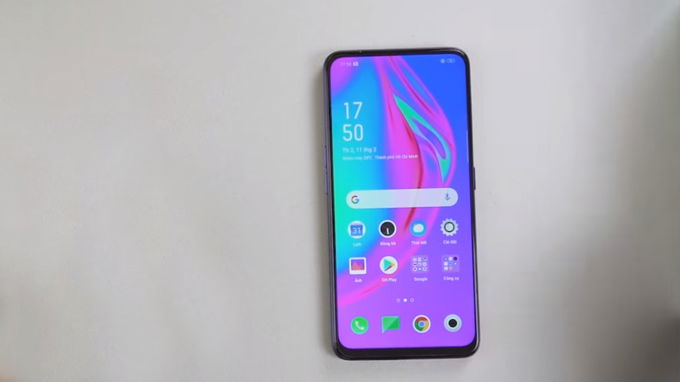 Thiết kế Oppo F11 Pro không đi theo một xu hướng hiện tại nào