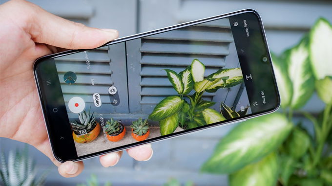 Camera Galaxy A70 hỗ trợ thêm các tính năng quay video siêu chậm