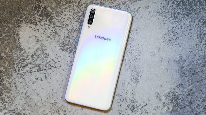 Galaxy a70 sẽ được tích hợp hệ thống 3 camera mặt sau