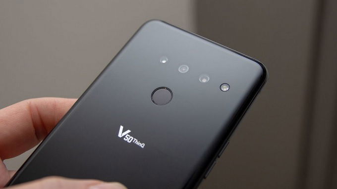 Cụm camera liền lạc phủ kính cường lực cùng mặt lưng
