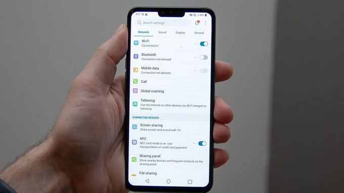 Màn hình tai thỏ kích thước lớn trên LG V50 ThinQ
