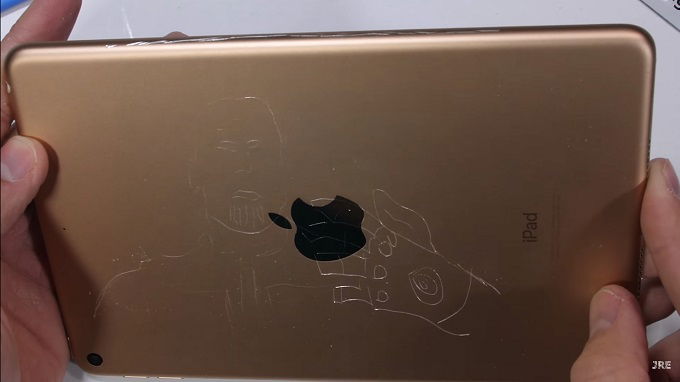 Màn hình của iPad Mini 2019 bị cào xước ở cấp độ 6