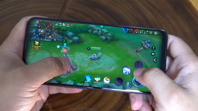 các tựa game nặng nhất hiện nay máy vẫn có thể xử lý ổn định trên cả 2 thiết bị