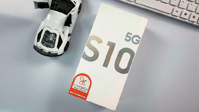 Hộp Galaxy S10 5G khá đơn giản