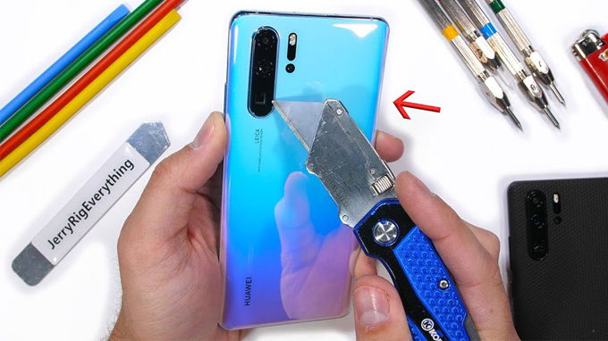 Thử thách khả năng chống xước trên Huawei P30 Pro