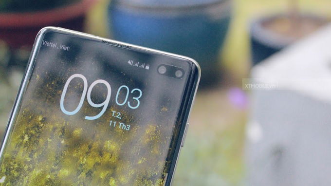  Galaxy S10 Plus có camera selfie kép
