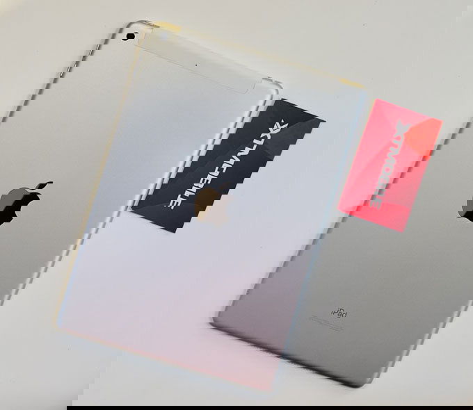 iPad Gen 5 cũ có thiết kế bền và nhẹ