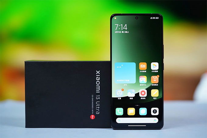 Xiaomi 13 Ultra có màn hình sáng nhất hiện nay