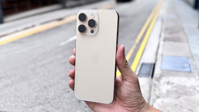 iPhone 16 Pro Max