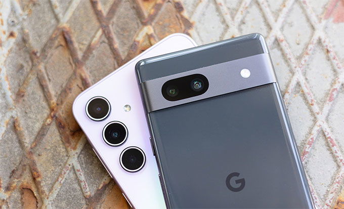 Google Pixel 7a đi kèm với camera kép, Galaxy A35 5G đi kèm với 3 camera