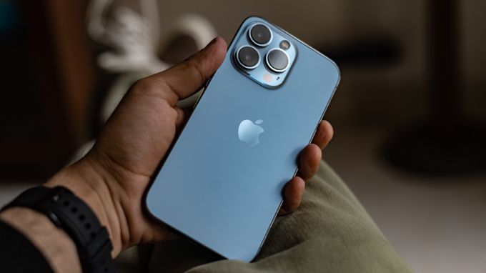 Mặt lưng nhám siêu sang trọng của iPhone 13 Pro 512GB cũ 97%