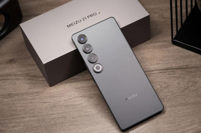 Thiết kế Meizu 21 Pro 512GB