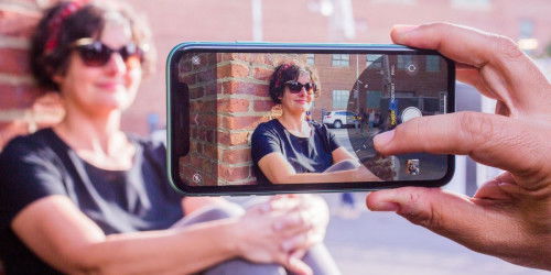 Cách thiết lập iPhone căn bản giúp người lớn tuổi dễ sử dụng