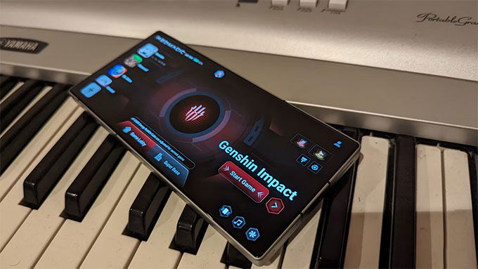 Red Magic 9 Pro còn đi kèm với hai bộ kích hoạt cảm ứng ở phía trên