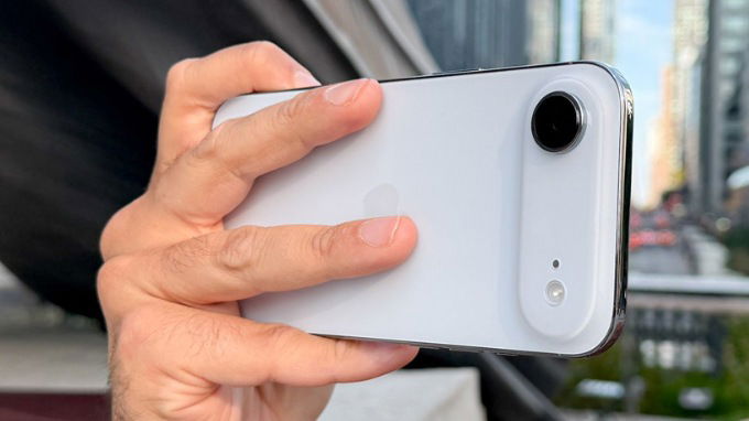 Có nên mua iPhone Air dù chỉ có một camera?