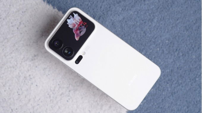 Khi cầm trên tay, Xiaomi 17 Pro Max cho thấy sự tiến bộ đáng kể so với thế hệ trước.