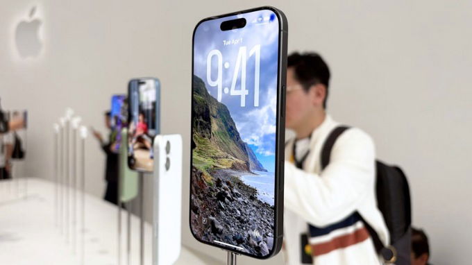 àn hình iPhone 17 có kích thước 6.3 inch và hỗ tr tần số quét lên đến 120Hz
