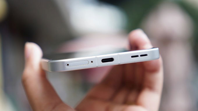 So sánh 007Win6 thể thao, đá gà, bắn cá, game bài, nổ hũ Reno 14 vs iPhone 14 về pin và sạc